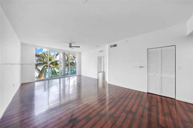 Building Photo - 7914 Harbor Island Dr