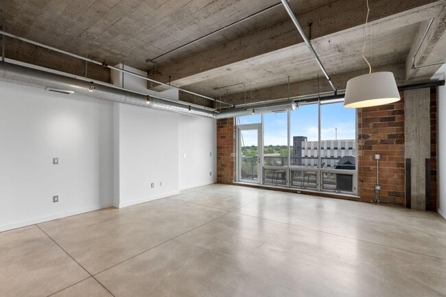 Building Photo - 901 N 3rd St
