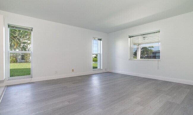 Building Photo - 2830 SW 13th St