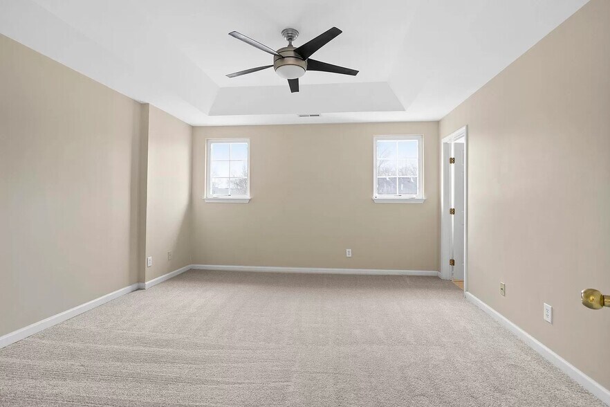 Building Photo - 107 Sylvan Oak Way