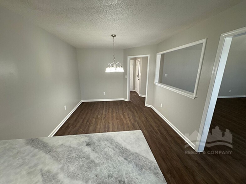 Building Photo - 316 Sparky Cove