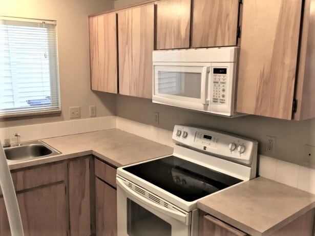 Building Photo - 16985 SW Cashew Way