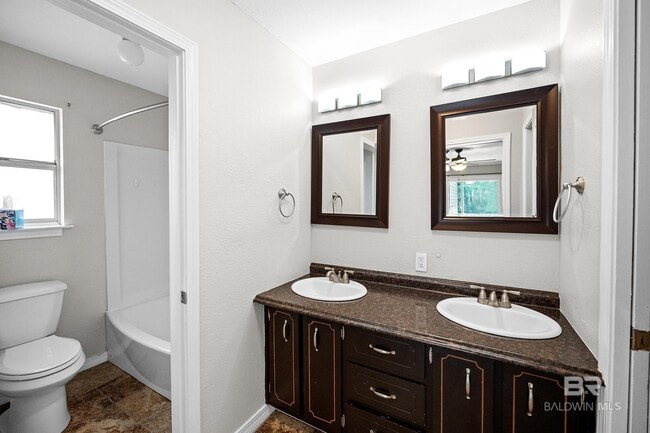 Building Photo - 34046 Widell Ave