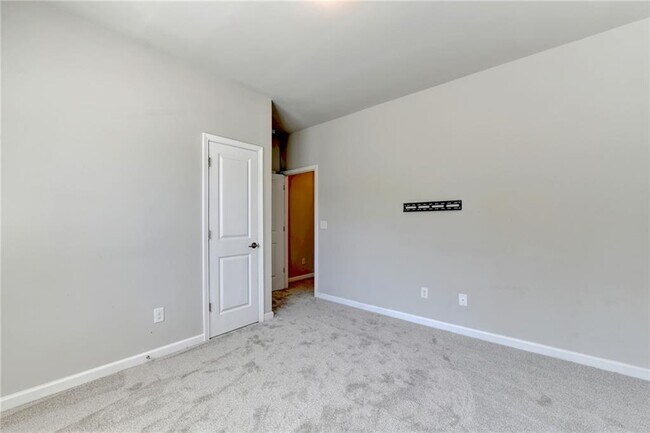 Building Photo - 3860 Grandview Manor Dr