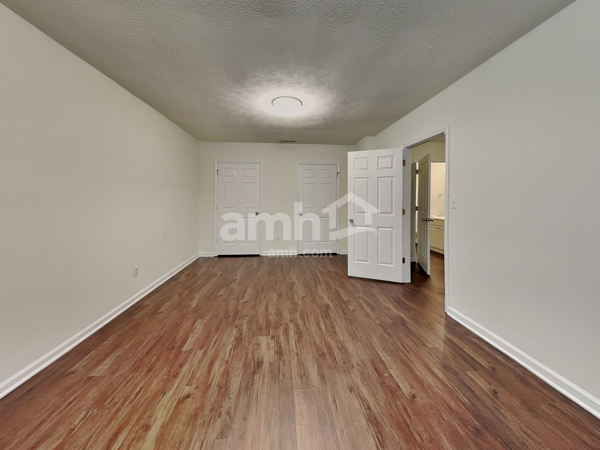 Building Photo - 541 Clyde Dr