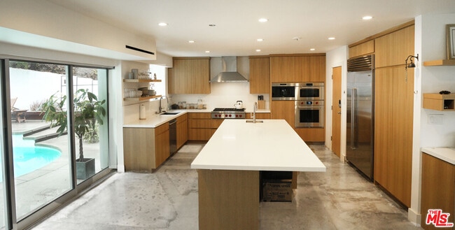 Building Photo - 2690 Zorada Dr
