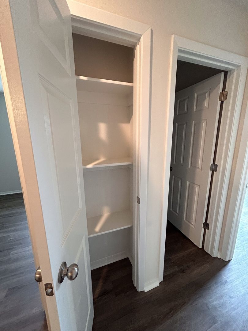 Building Photo - 10638 Cedar Wy