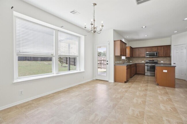 Building Photo - 307 Grutsch Dr