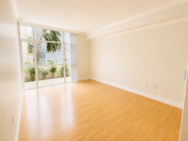 Building Photo - 850 Beech St