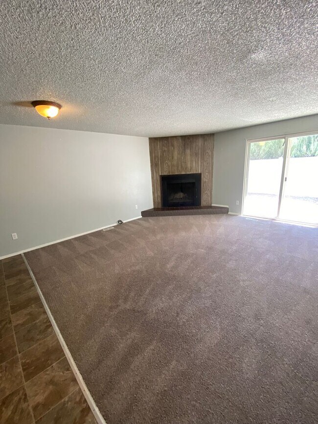 Building Photo - Ready first of June / 3 bedroom 2 bathroom...