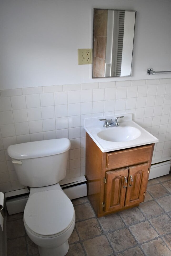 Building Photo - 542 Oak St