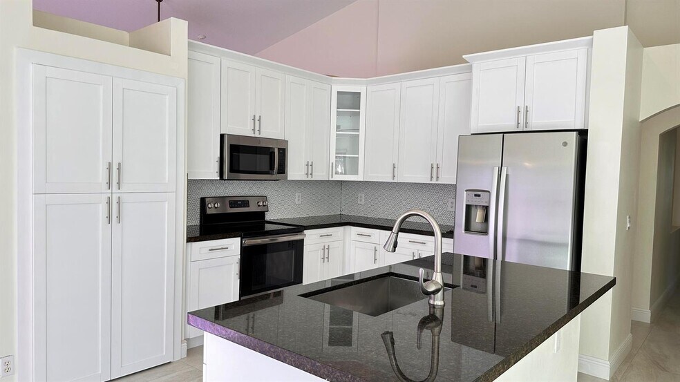 Building Photo - 19010 SW 10th St