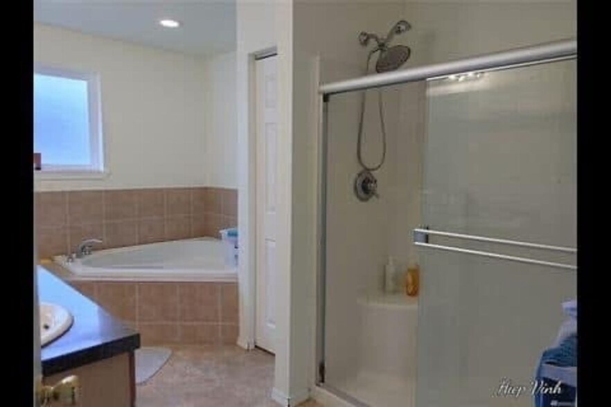 Building Photo - 9615 Croft St S