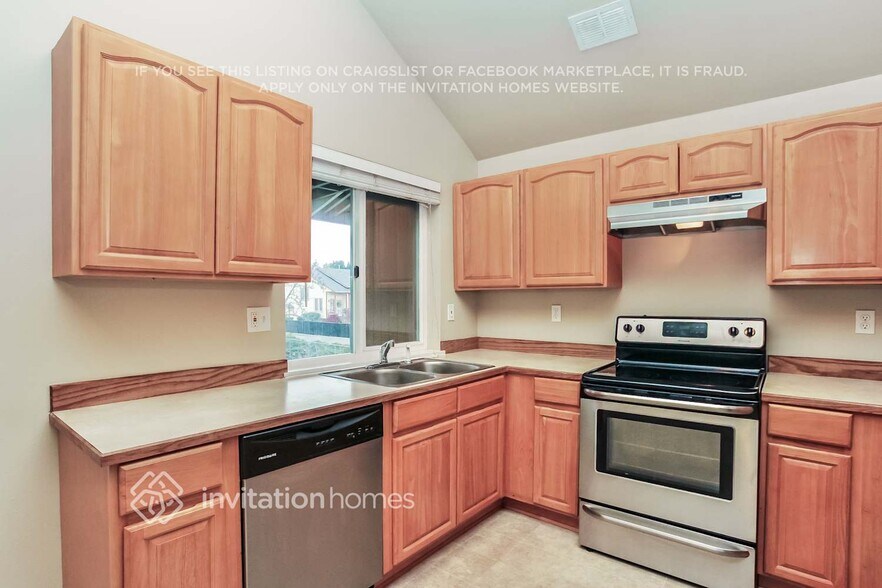 Building Photo - 1701 S 87th St