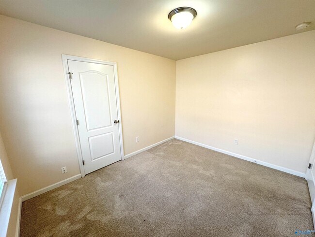 Building Photo - 101 Forest Glade Dr