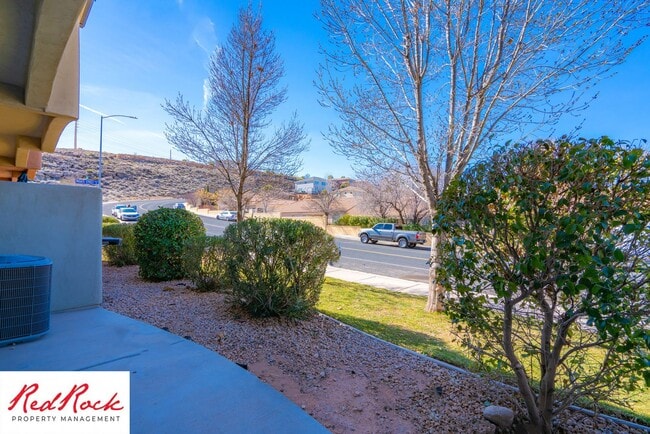 Building Photo - 2075 S Sir Monte Dr