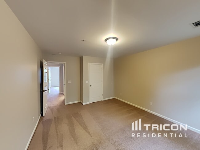 Building Photo - 4620 Van Leer Ct