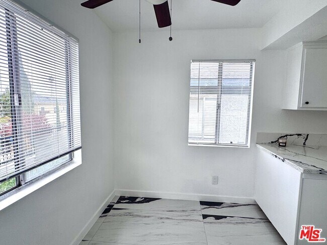 Building Photo - 1630 W 104th St