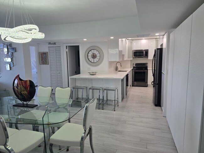 Building Photo - 3450 S Ocean Blvd