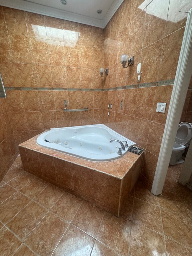 Building Photo - 1870 Harrison Ave