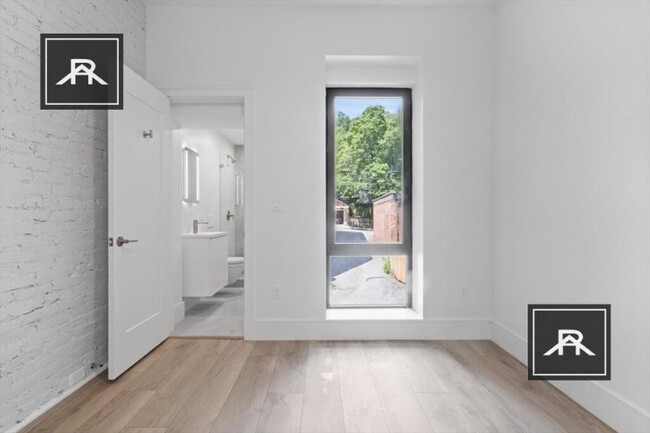 Building Photo - 4 bedroom in Brookline MA 02446