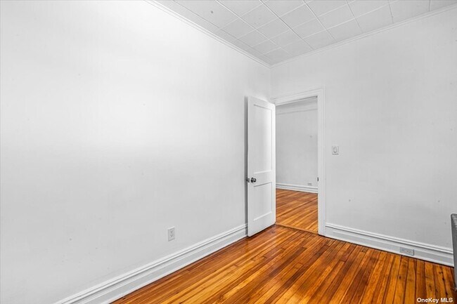 Building Photo - 1059 Vincent Ave