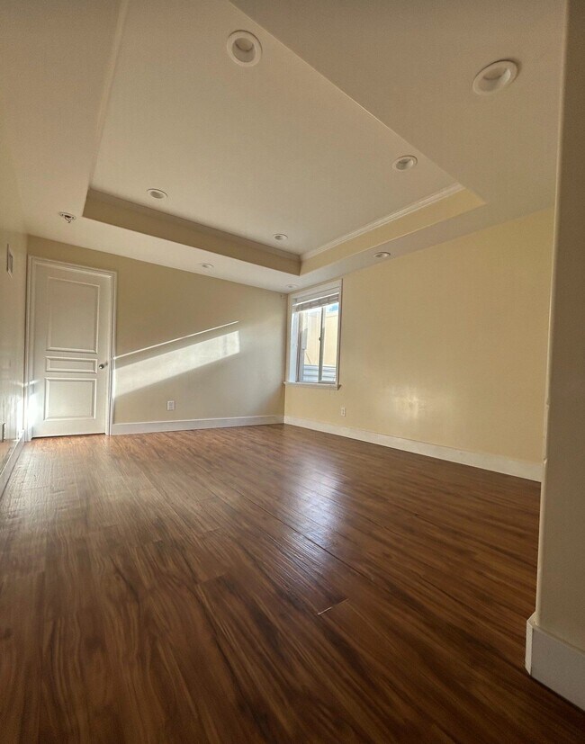 Building Photo - 328 W 600 N