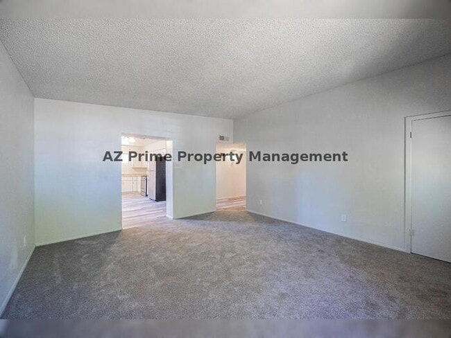 Building Photo - 1423 E Virginia Ave