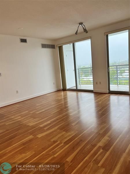 Building Photo - 1830 Radius Dr