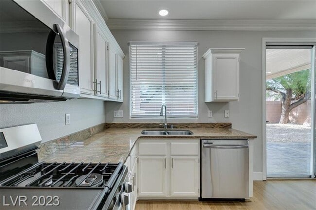 Building Photo - BEAUTIFUL SUMMERLIN 3 BEDROOM UPGRADED!!