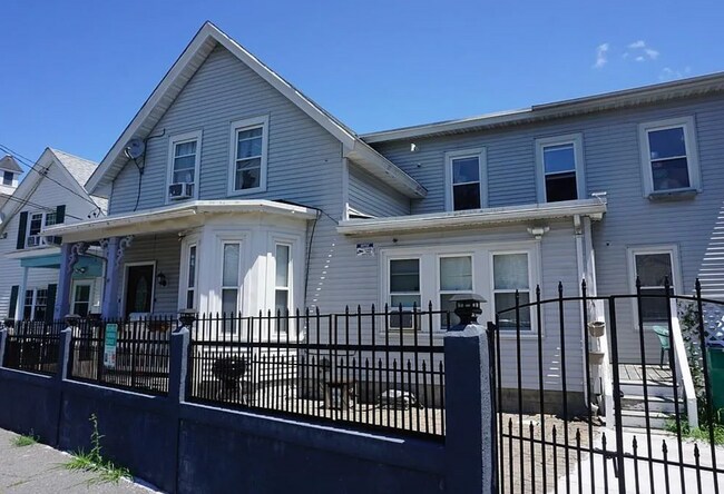 Primary Photo - 74 Grand St