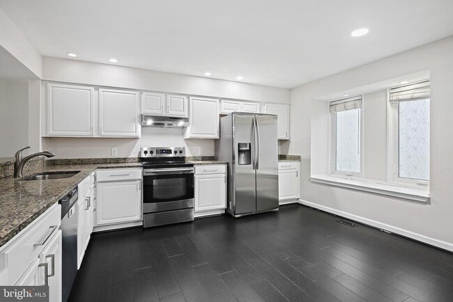 Building Photo - 9473 Clocktower Ln