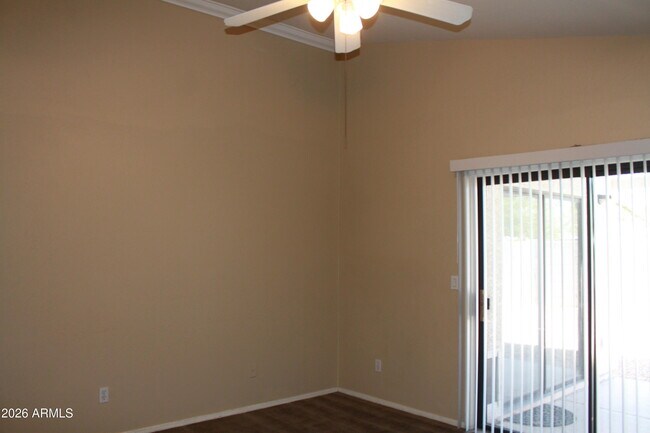 Building Photo - 921 S Val Vista Dr