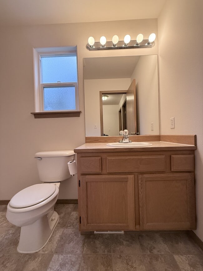 Building Photo - 502 91st Ave SE