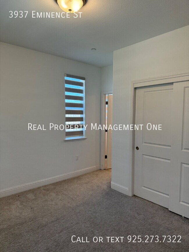 Building Photo - 3937 Eminence St