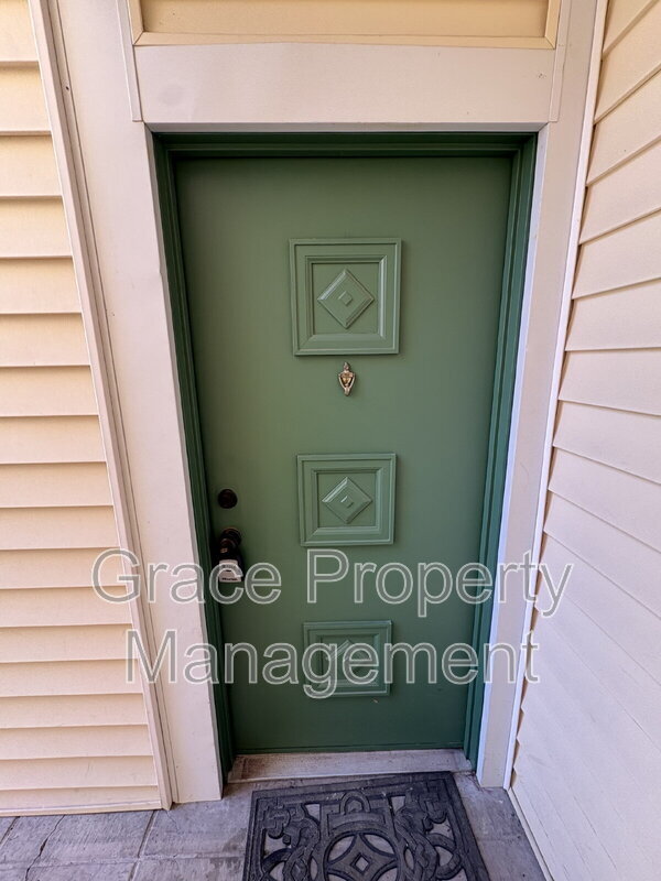 Building Photo - 8555 E Fairmount Dr