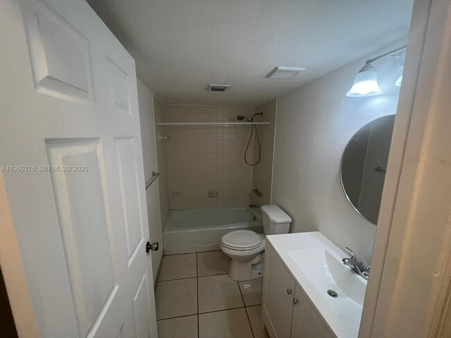 Building Photo - 3611 SW 117th Ave