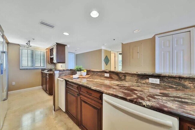 Building Photo - 157 Marine St