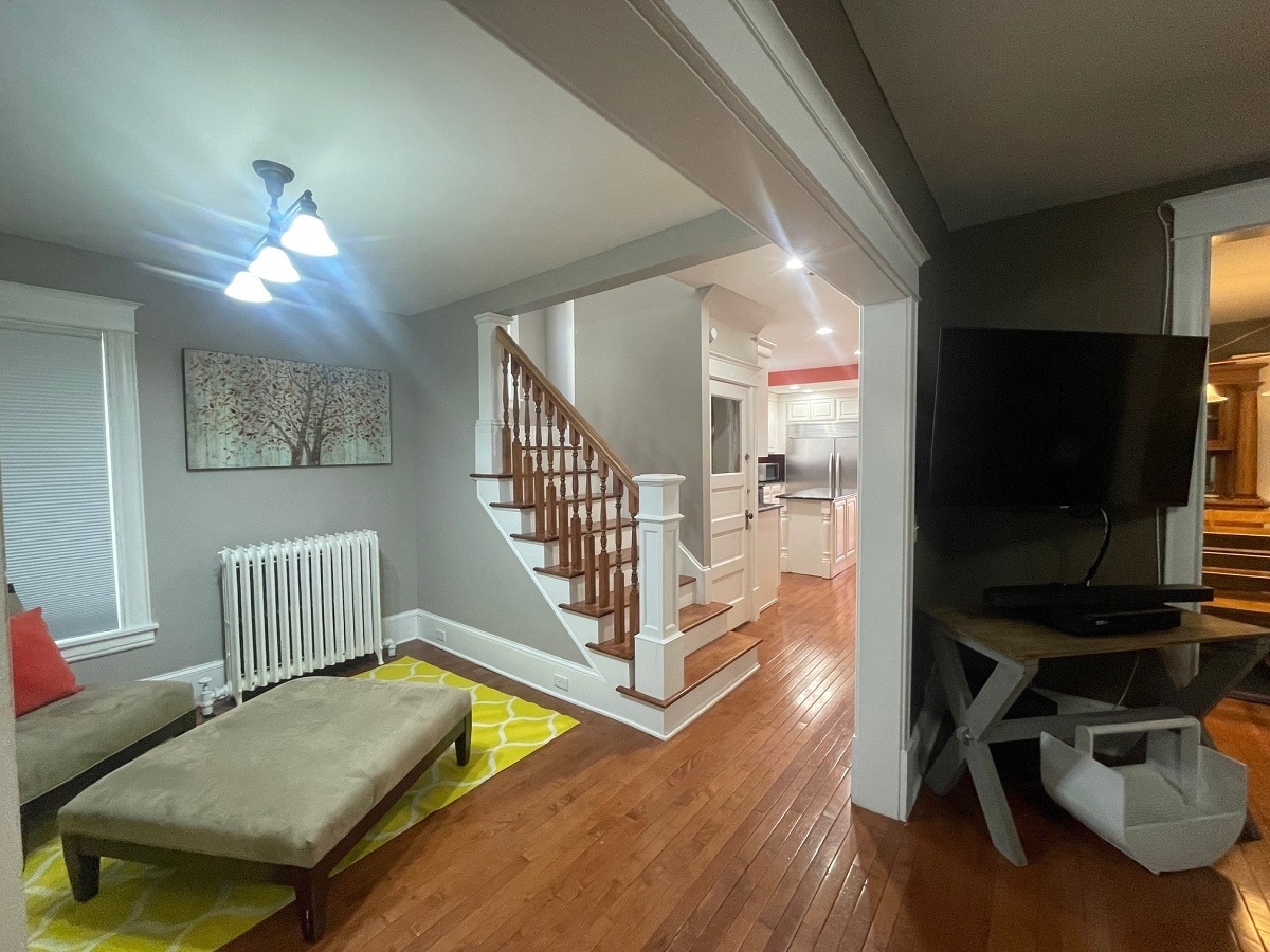 Building Photo - 4453 York Ave S