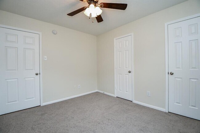 Building Photo - 1115 Eden Park Ln