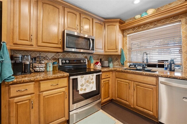 Building Photo - 5821 NW 56th Pl