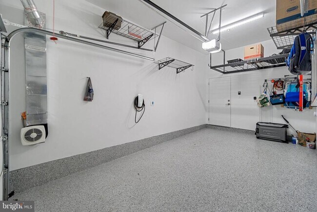 Building Photo - 5 Stationmaster St SE