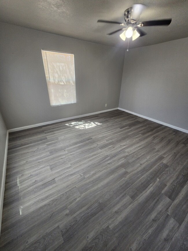 Building Photo - 205 Waverly Dr