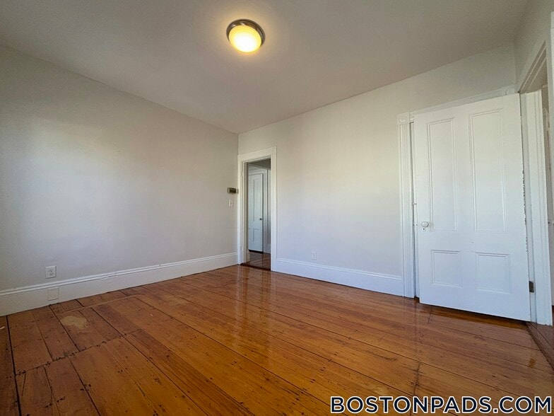 Building Photo - 141 Brown St