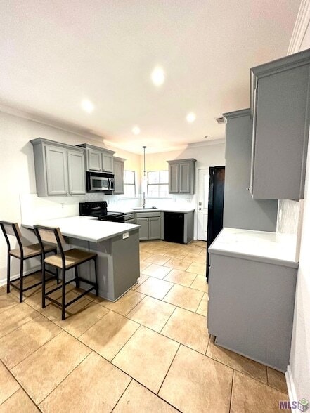 Building Photo - 40303 Crestridge Dr