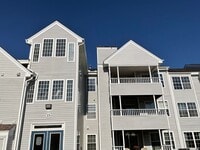 Building Photo - Forest Glen Condo Rental