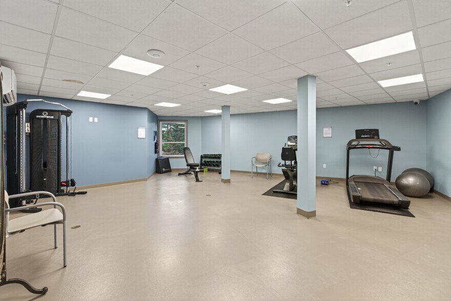 Building Photo - 300 E Bridge St