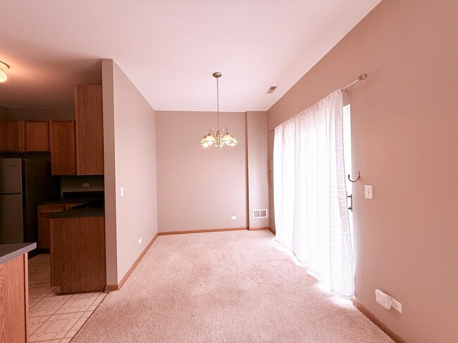 Building Photo - 3984 Blackstone Dr