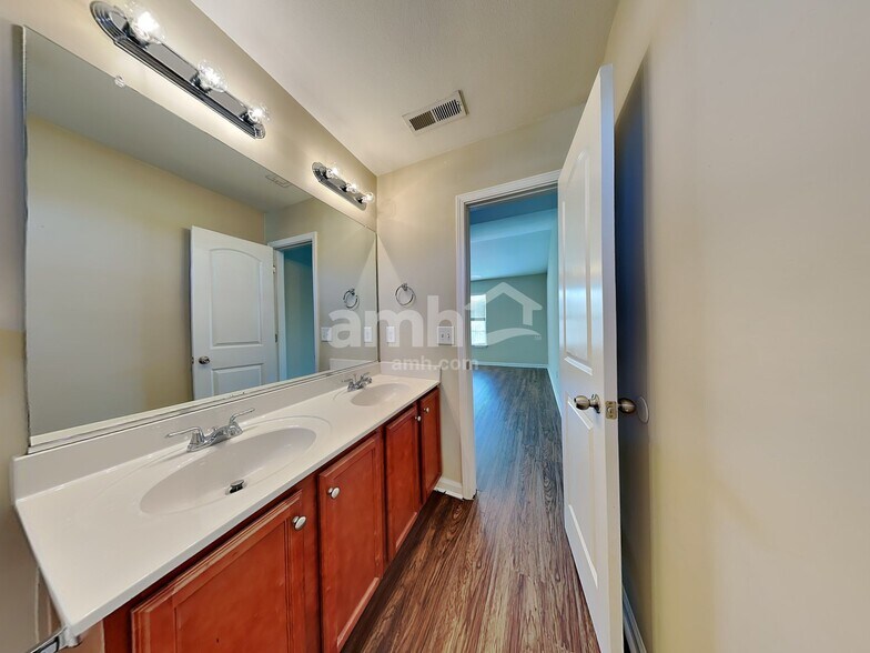 Building Photo - 1309 Lowell St