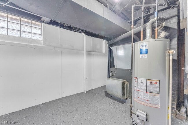 Building Photo - 1511 E 196th St